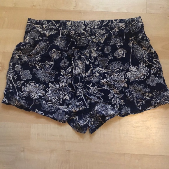 Love Tree Pants - Cute Flowy Shorts S